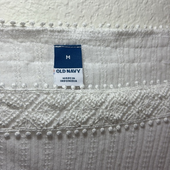 Old Navy White Flutter Sleeve Ribbed Blouse size medium - Picture 2 of 6
